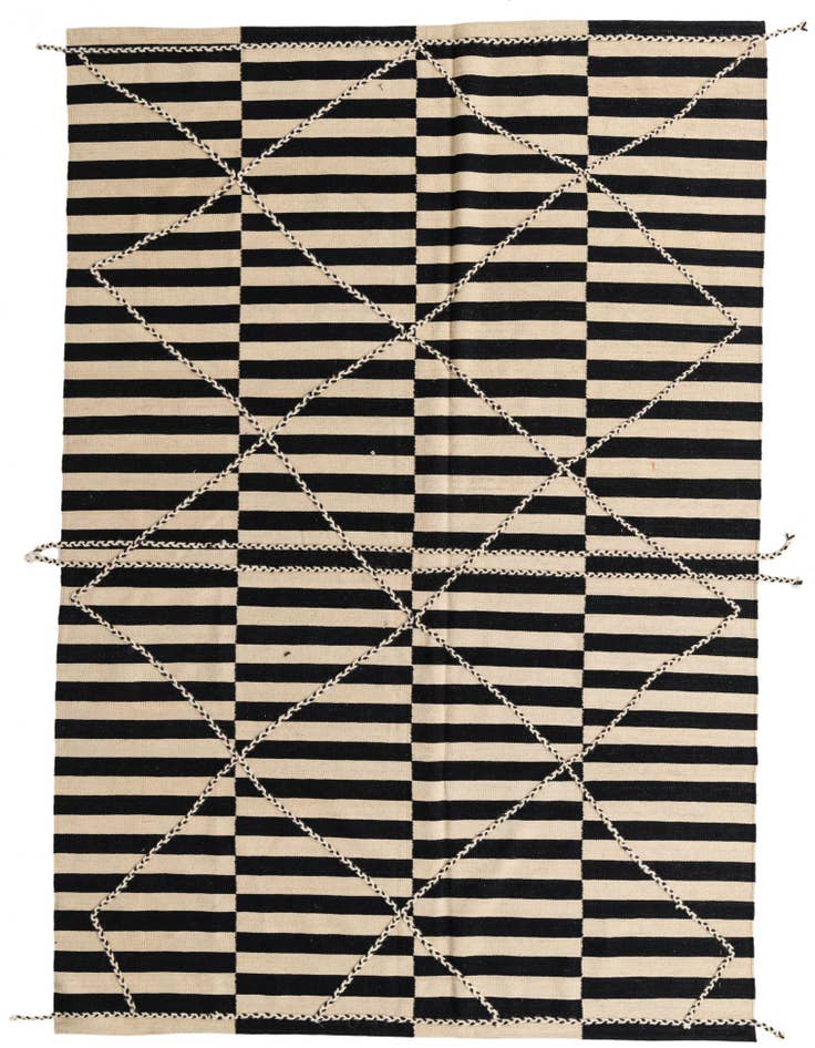 Detail image of 6' 8 x 9' 10 Hand Woven Kilim Modern Wool Rug