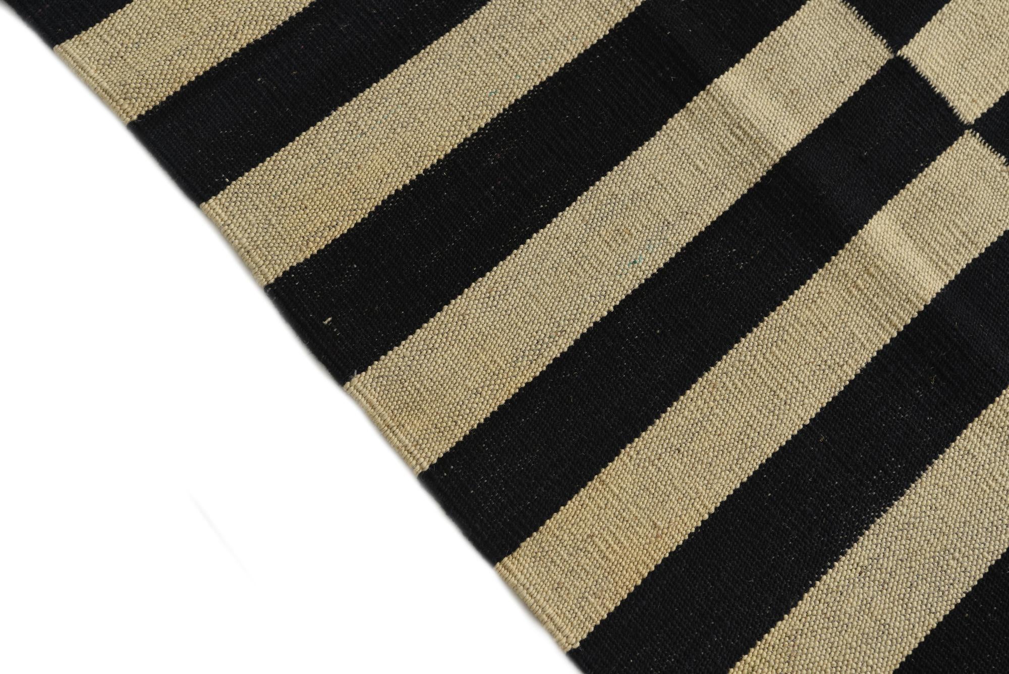 4' x 5' 10 Hand Woven Kilim Modern Wool Rug