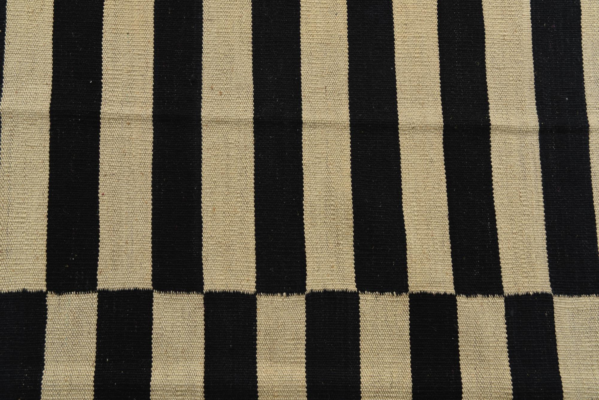 4' x 5' 10 Hand Woven Kilim Modern Wool Rug