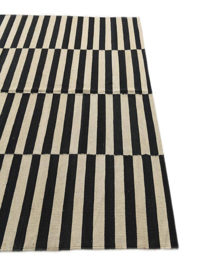 Detail image of 5' 7 x 7' 10  Hand Woven Kilim Modern Wool Rug