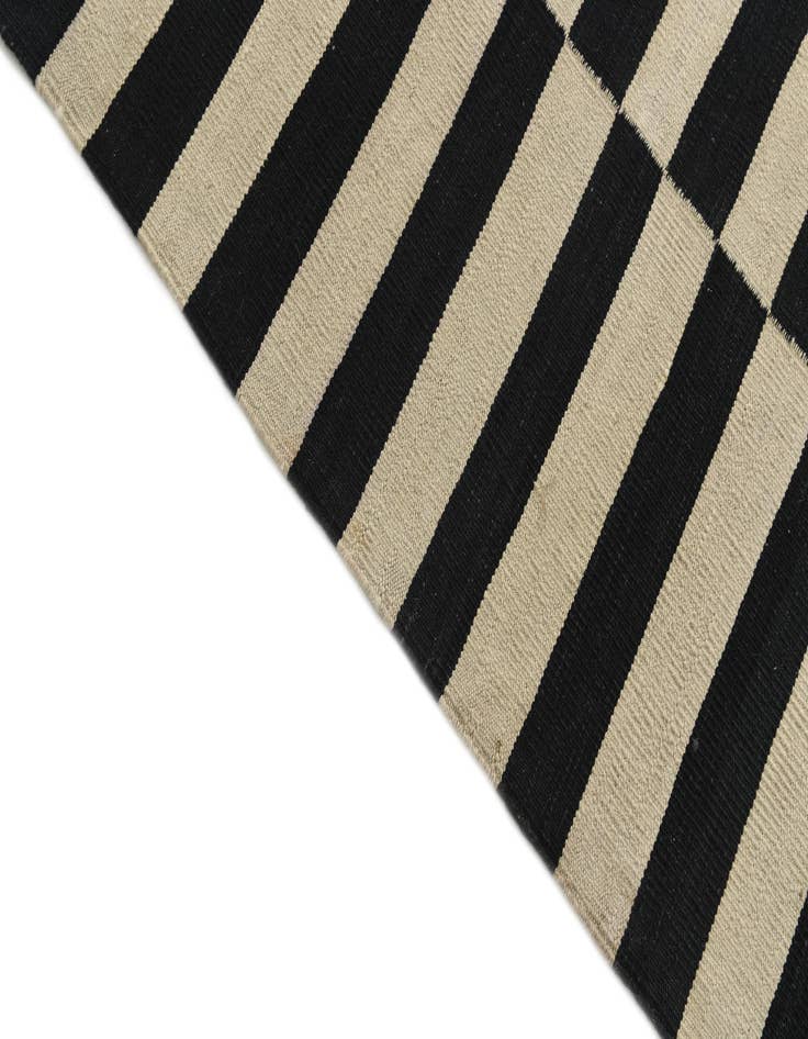 Detail image of 5' 7 x 7' 10  Hand Woven Kilim Modern Wool Rug