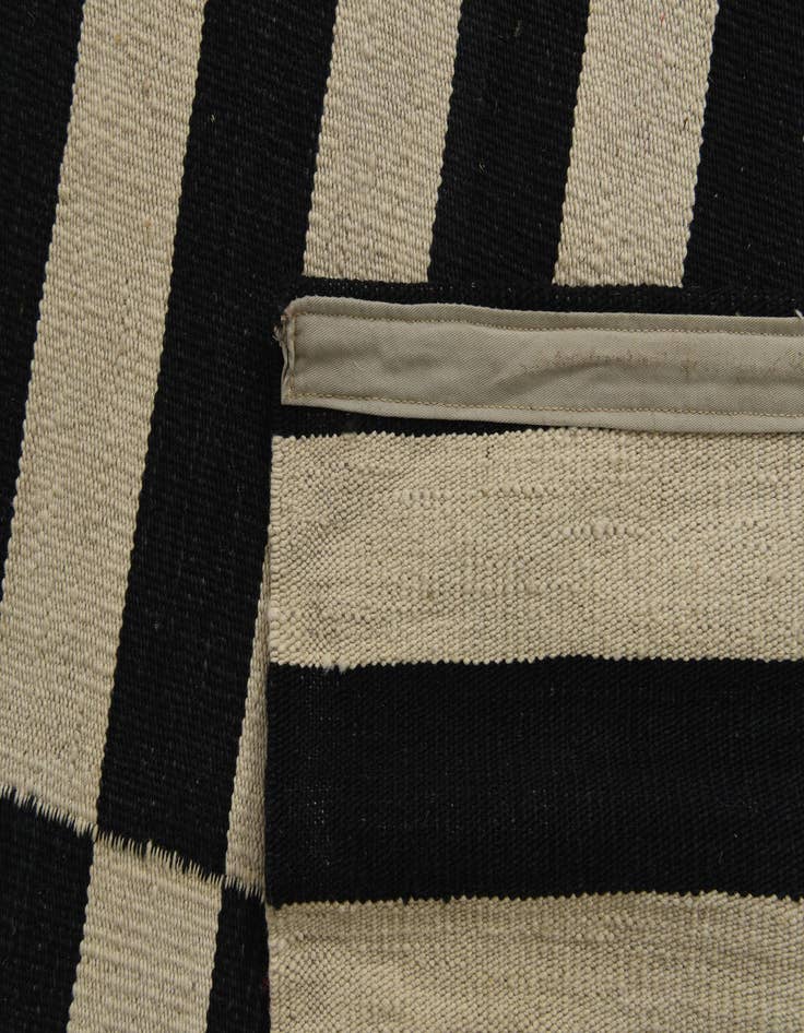 Detail image of 5' 7 x 7' 10  Hand Woven Kilim Modern Wool Rug