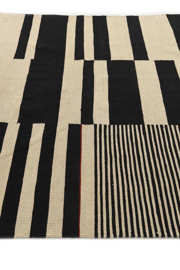 Detail image of 4' 10 x 6' 5 Hand Woven Kilim Modern Wool Rug