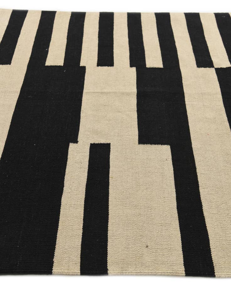 Detail image of 5' x 6' 9  Hand Woven Kilim Modern Wool Rug
