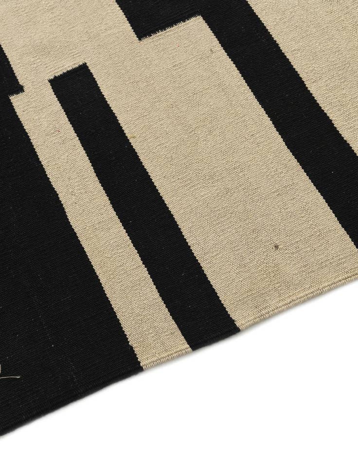 Detail image of 5' x 6' 9  Hand Woven Kilim Modern Wool Rug