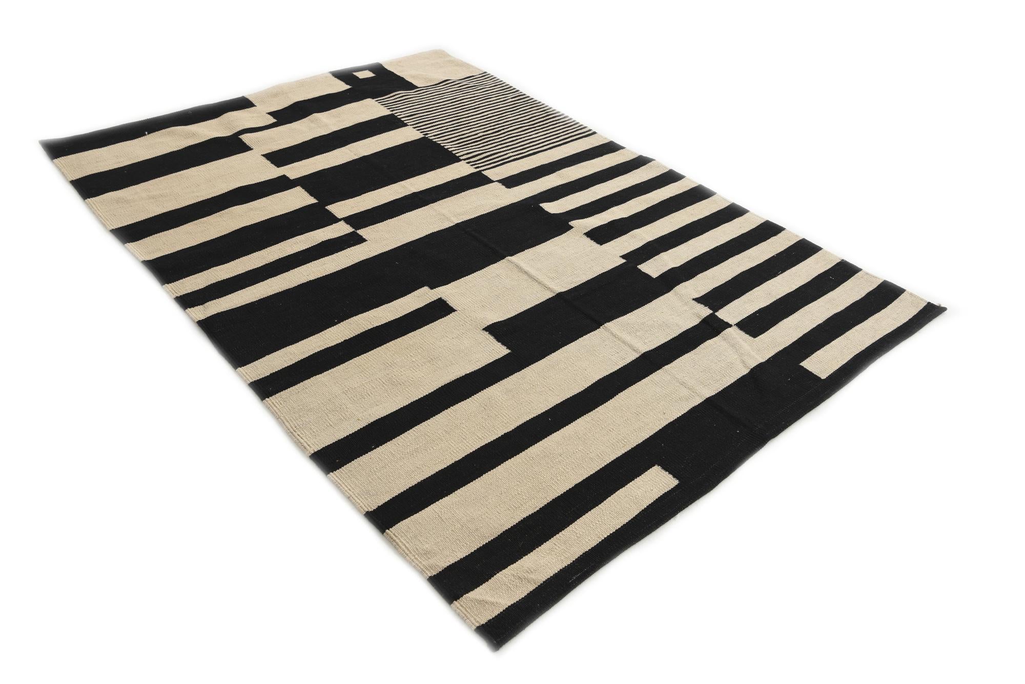 4' 7 x 6' 6 Hand Woven Kilim Modern Wool Rug