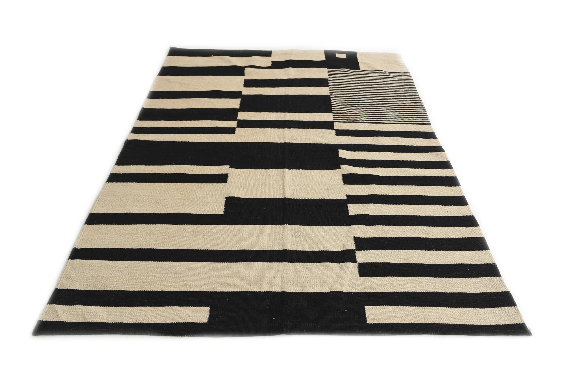 4' 7 x 6' 6 Hand Woven Kilim Modern Wool Rug
