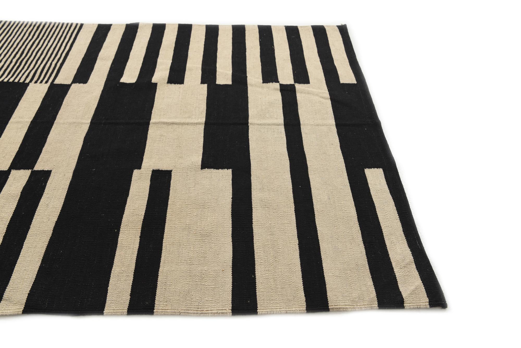 4' 7 x 6' 6 Hand Woven Kilim Modern Wool Rug