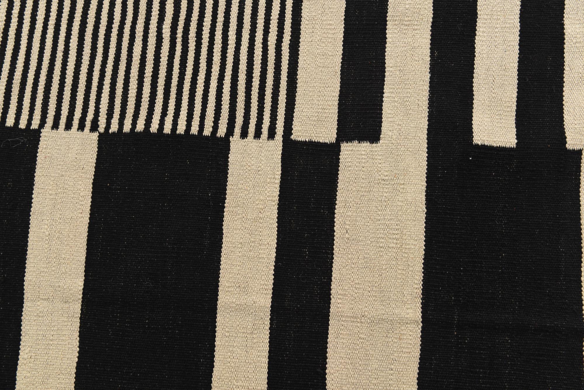 4' 7 x 6' 6 Hand Woven Kilim Modern Wool Rug