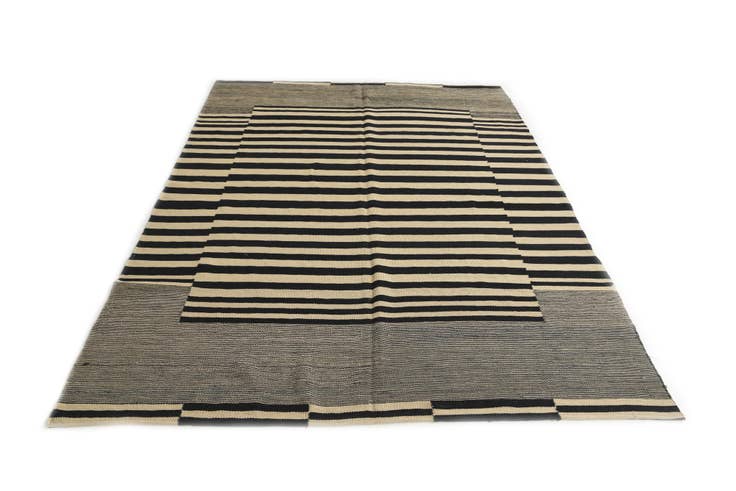 Detail image of 5' 6 x 8' Hand Woven Kilim Modern Wool Rug