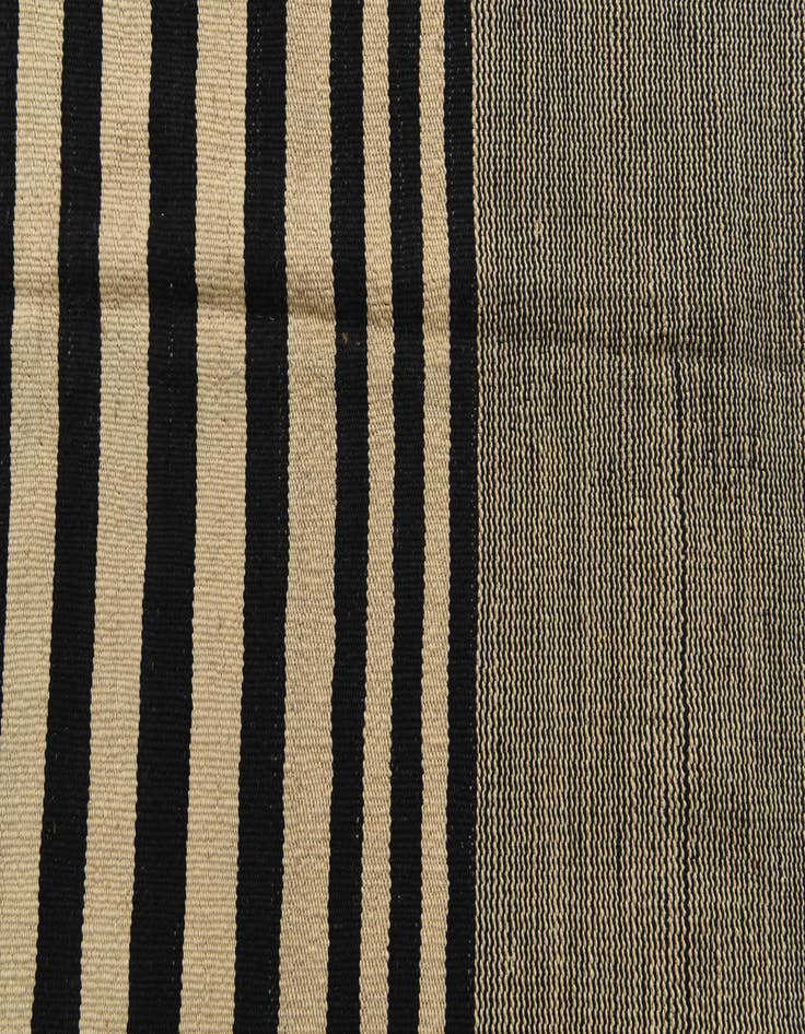 Detail image of 5' 6 x 8'  Hand Woven Kilim Modern Wool Rug