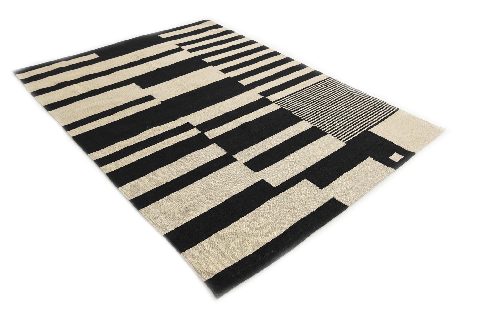 5' 1 x 6' 9 Hand Woven Kilim Modern Wool Rug