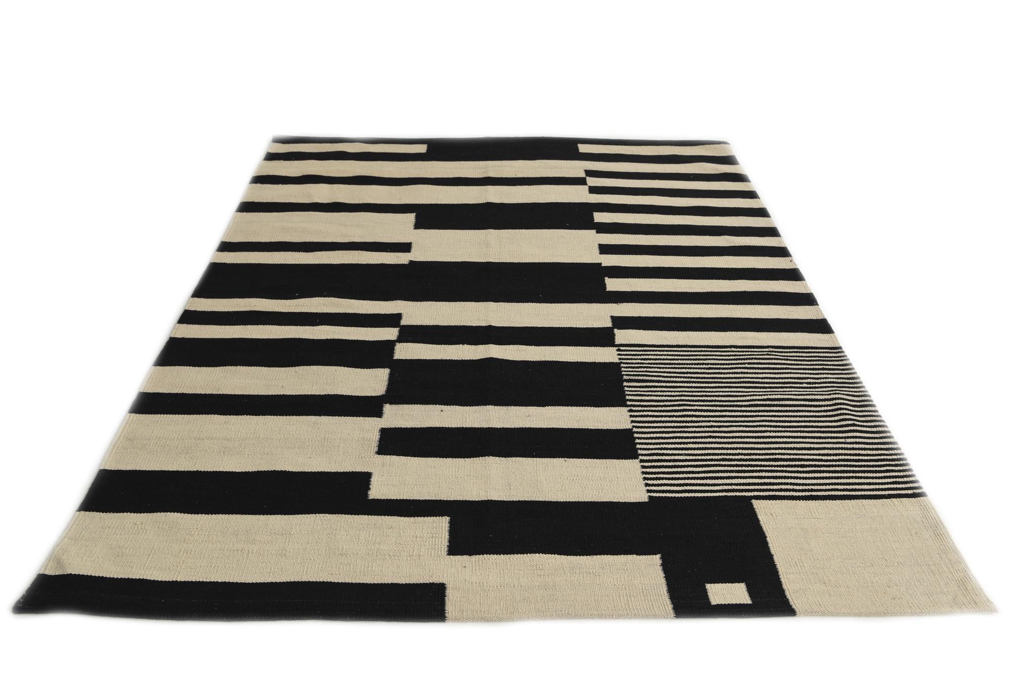 5' 1 x 6' 9 Hand Woven Kilim Modern Wool Rug