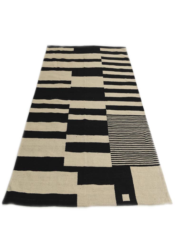 Detail image of 5' 1 x 6' 9  Hand Woven Kilim Modern Wool Rug