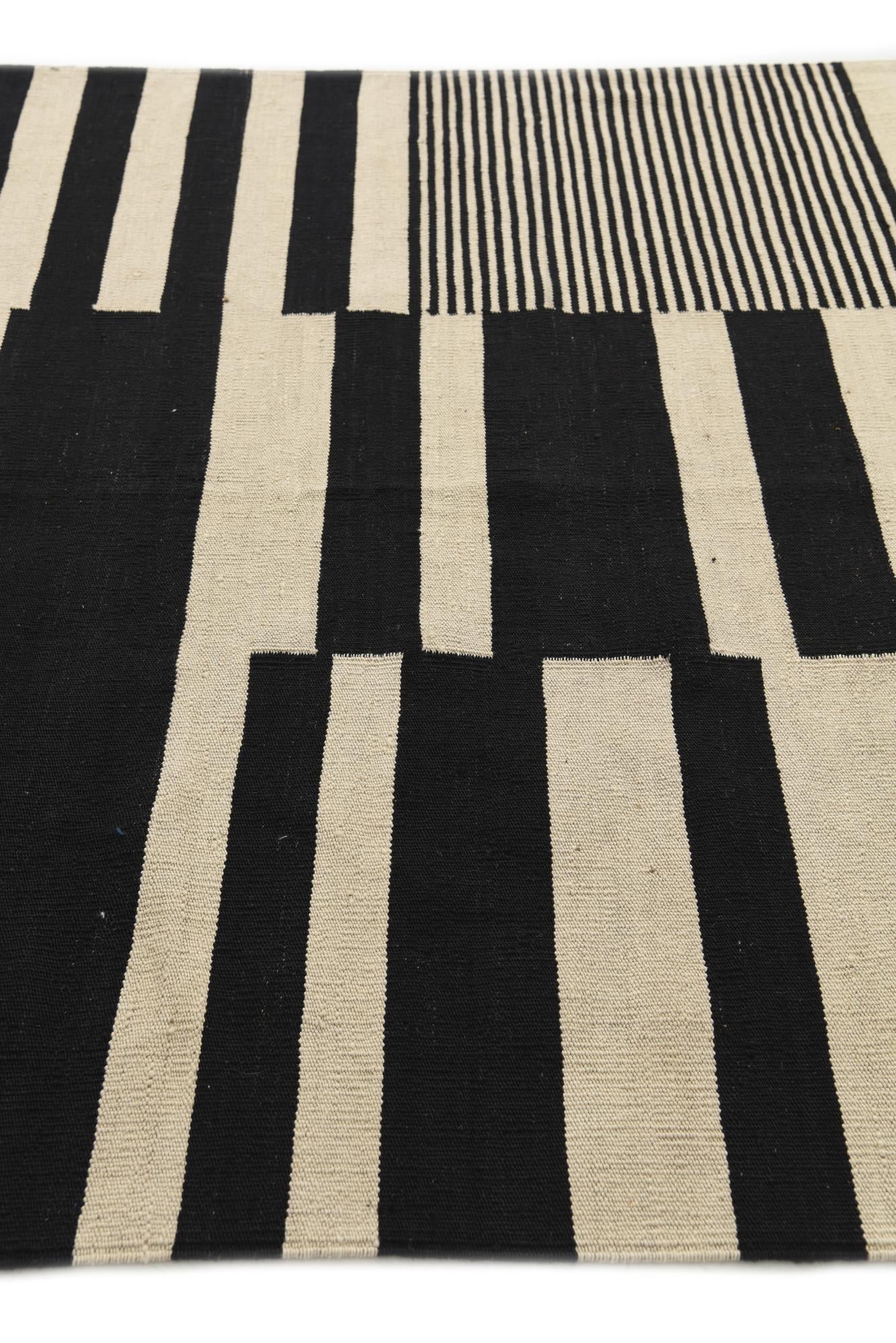 5' 1 x 6' 9 Hand Woven Kilim Modern Wool Rug