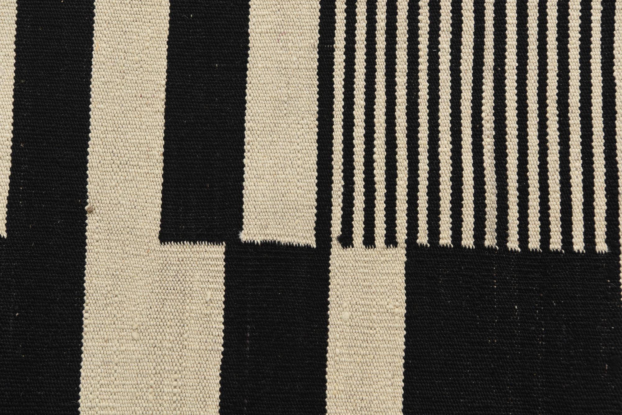 5' 1 x 6' 9 Hand Woven Kilim Modern Wool Rug