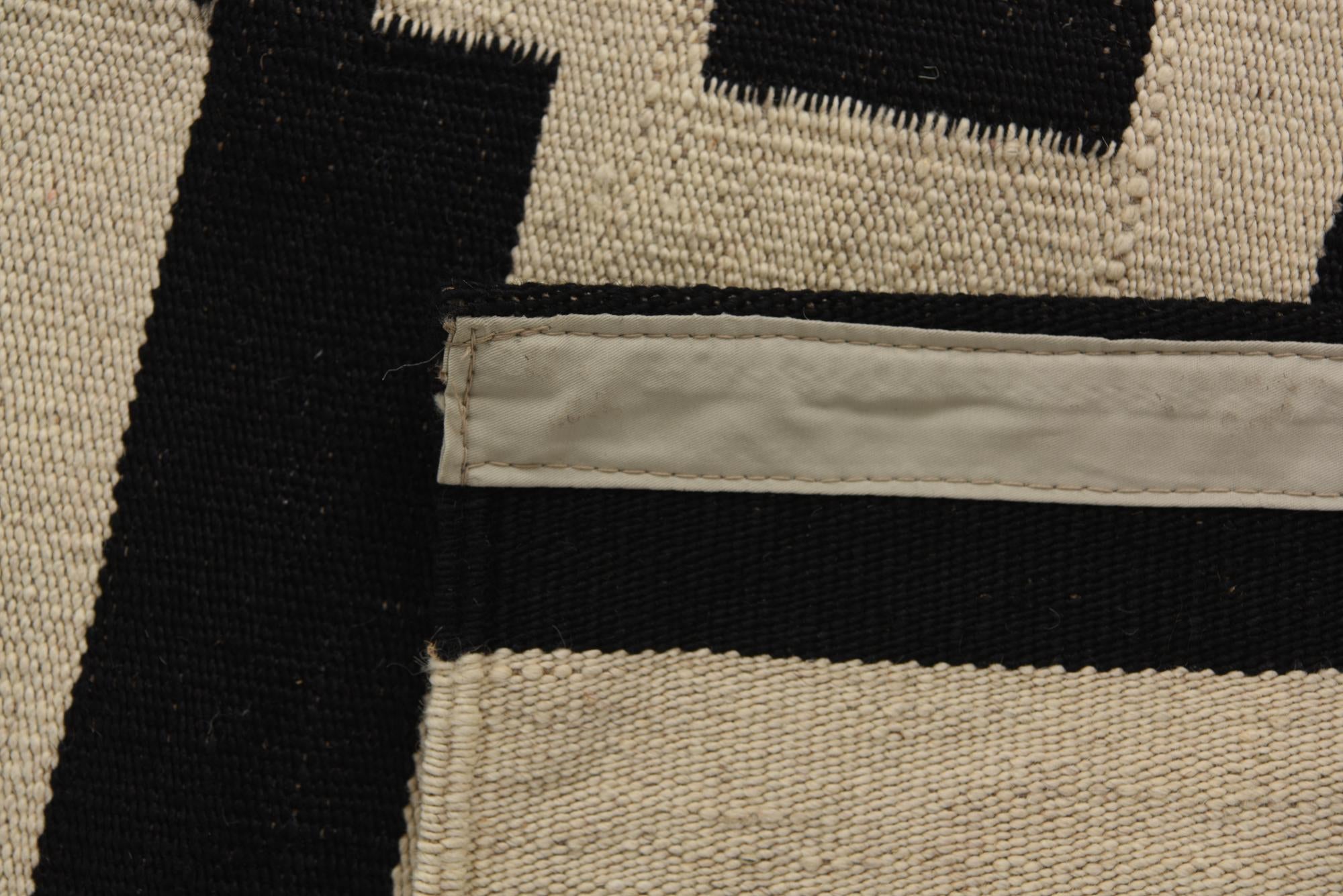 5' 1 x 6' 9 Hand Woven Kilim Modern Wool Rug