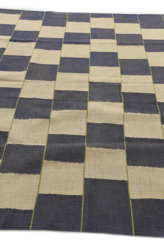 Detail image of 6' x 7' 6 Hand Woven Kilim Modern Wool Rug