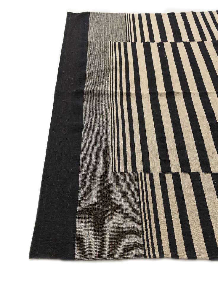 Detail image of 5' 8 x 7' 9  Hand Woven Kilim Modern Wool Rug