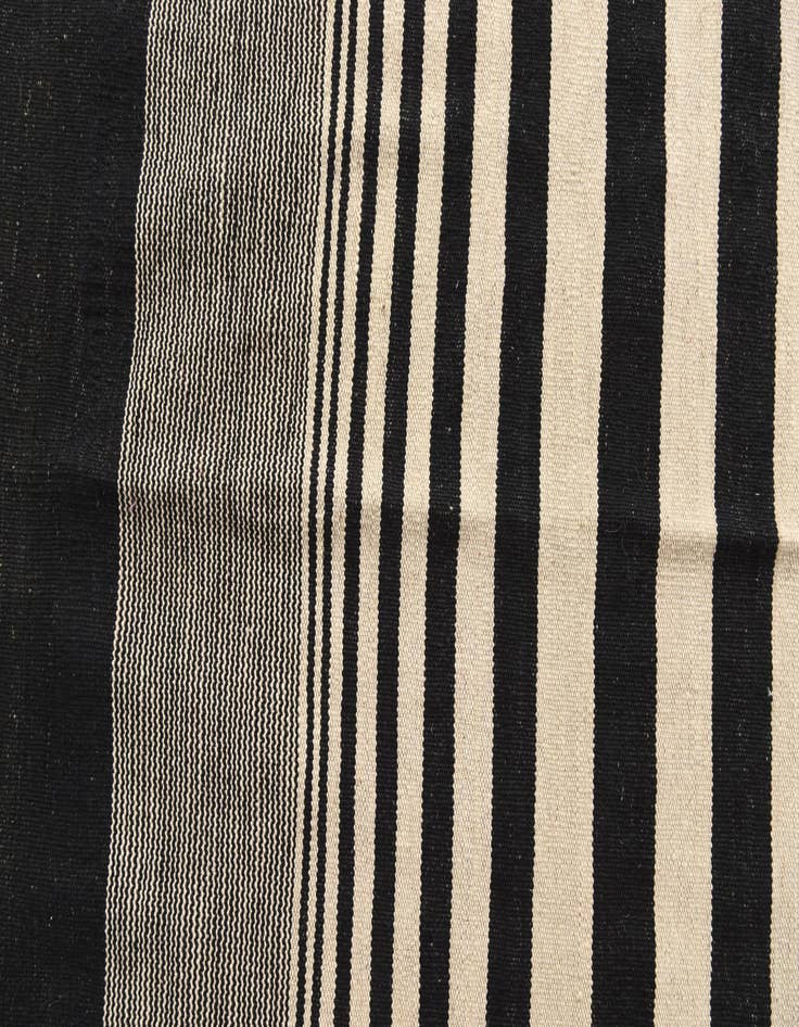 Detail image of 5' 8 x 7' 9  Hand Woven Kilim Modern Wool Rug