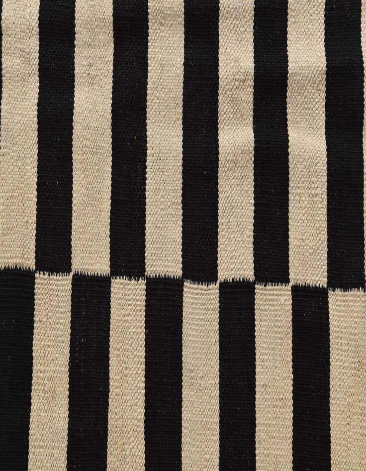 Detail image of 4' 2 x 5' 10  Hand Woven Kilim Modern Wool Rug