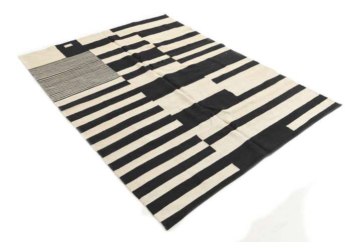 5' 1 x 6' 9 Hand Woven Kilim Modern Wool Rug