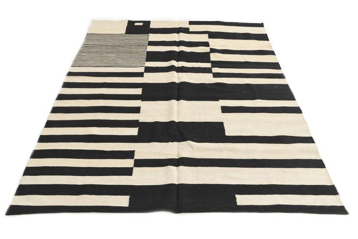 Detail image of 5' 1 x 6' 9 Hand Woven Kilim Modern Wool Rug