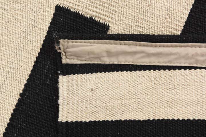 5' 1 x 6' 9 Hand Woven Kilim Modern Wool Rug