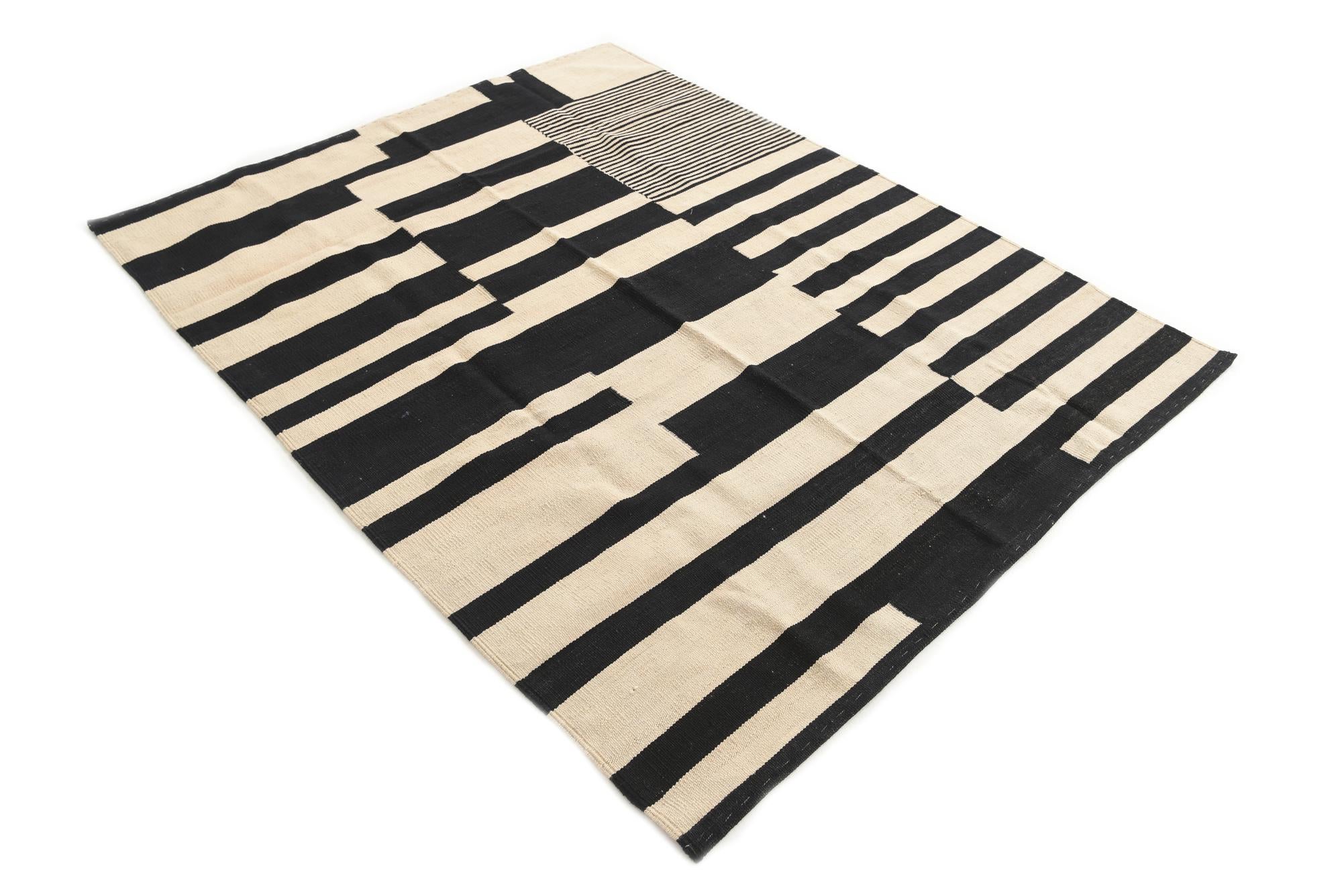 5' 3 x 6' 7 Hand Woven Kilim Modern Wool Rug