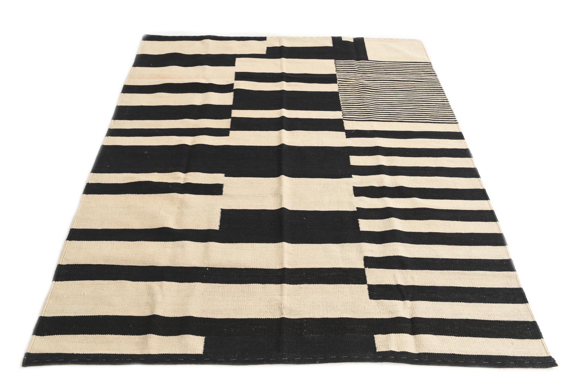 5' 3 x 6' 7 Hand Woven Kilim Modern Wool Rug