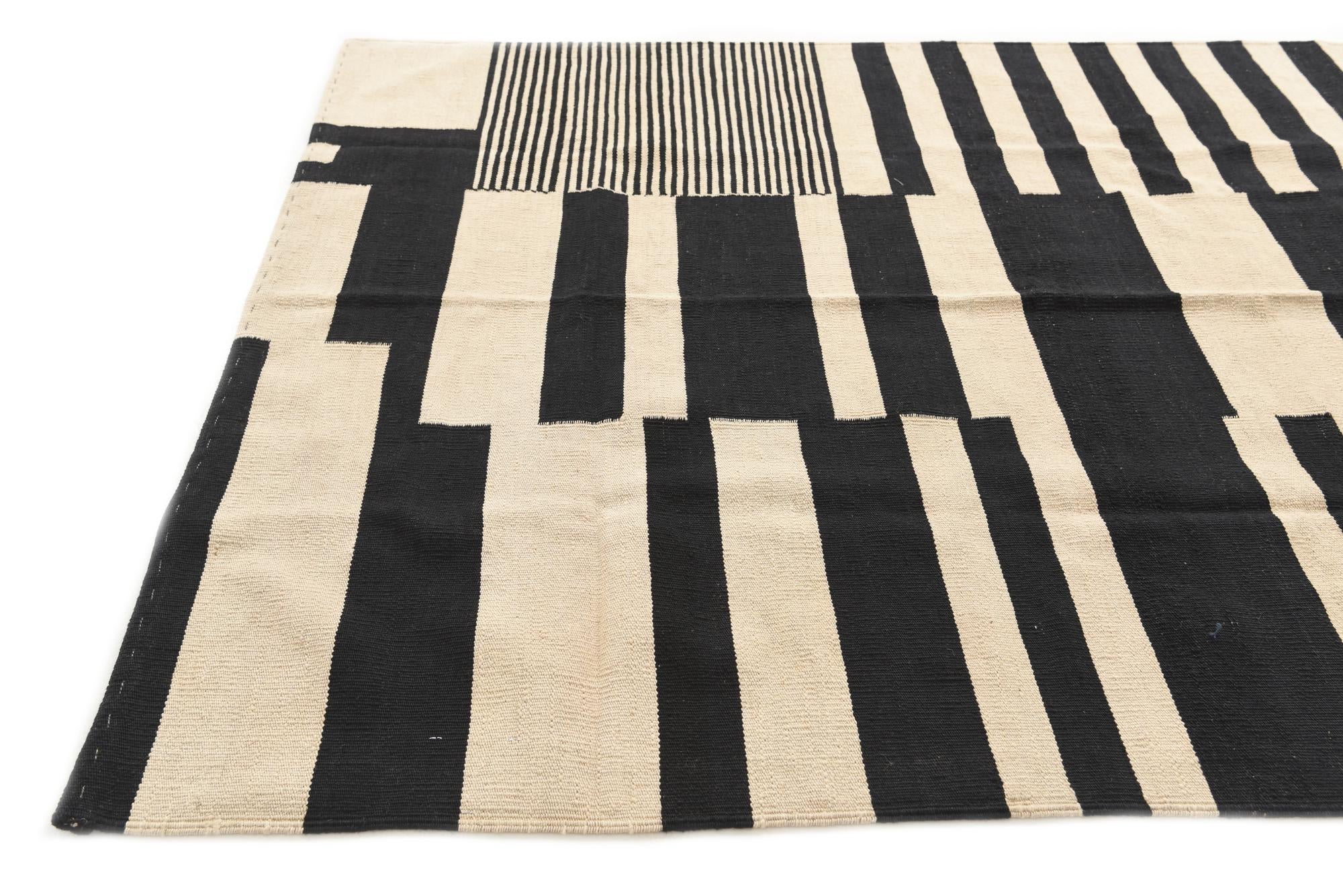 5' 3 x 6' 7 Hand Woven Kilim Modern Wool Rug