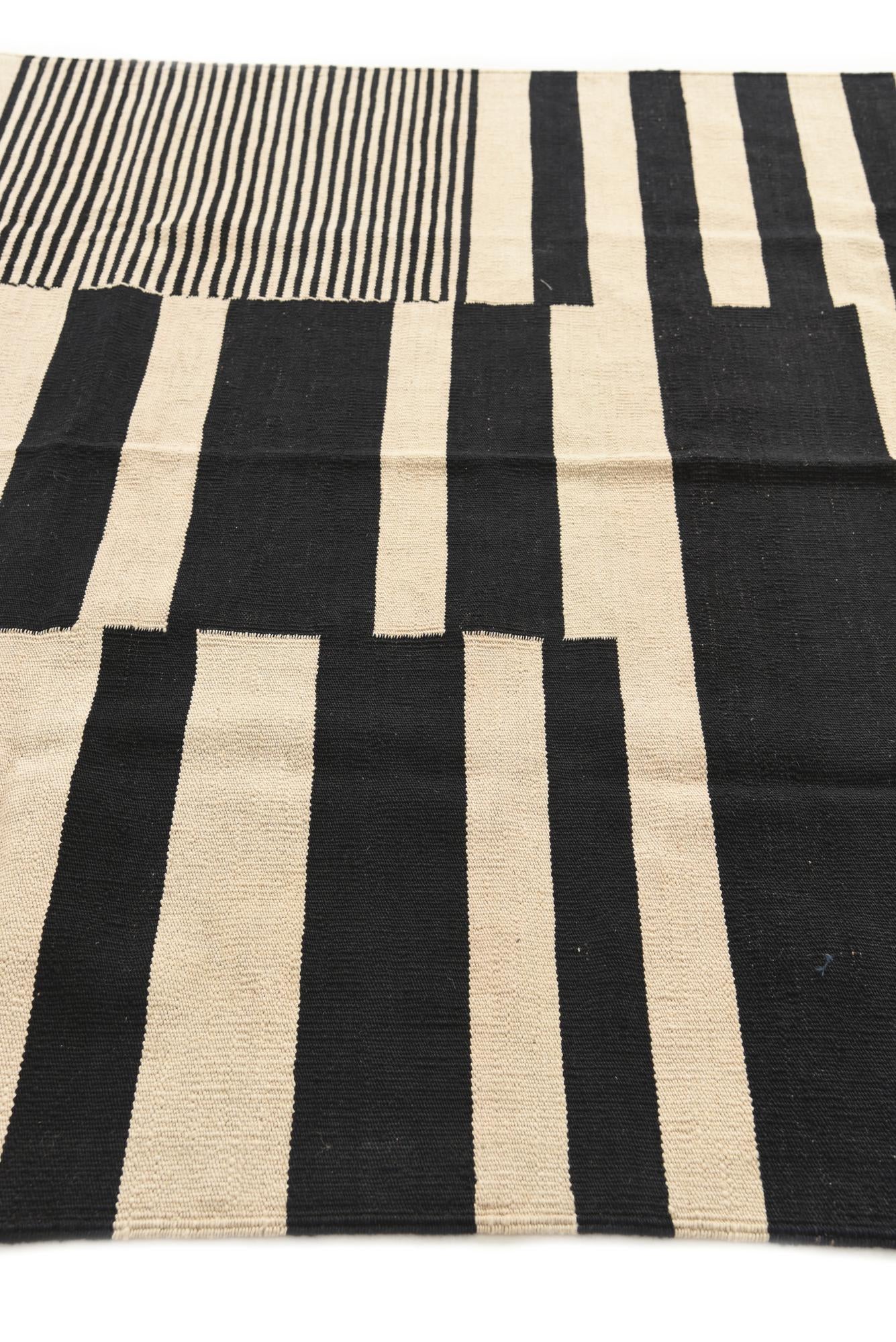 5' 3 x 6' 7 Hand Woven Kilim Modern Wool Rug