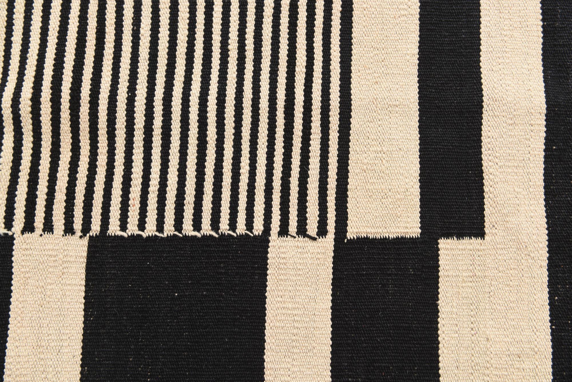 5' 3 x 6' 7 Hand Woven Kilim Modern Wool Rug