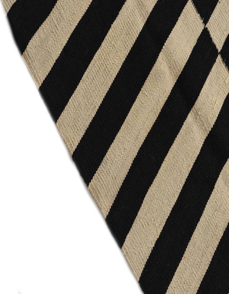 Detail image of 4' 2 x 6'  Hand Woven Kilim Modern Wool Rug