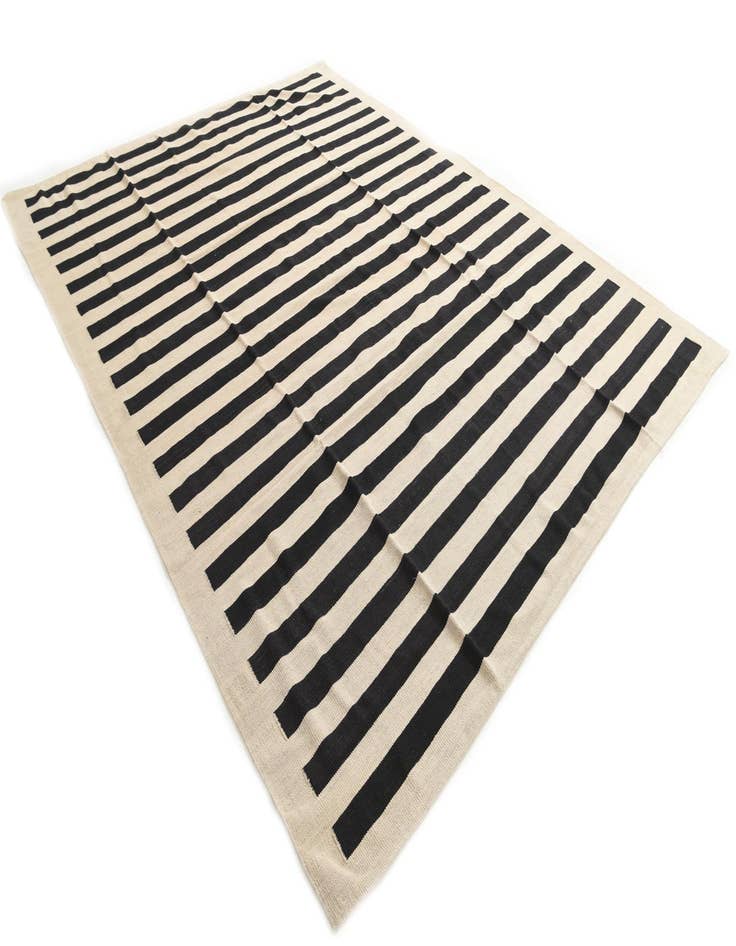 Detail image of 8' 5 x 11'  Hand Woven Kilim Modern Wool Rug