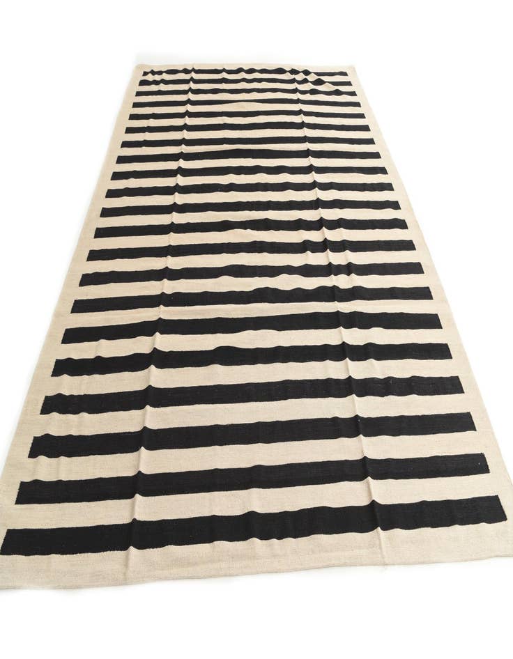 Detail image of 8' 5 x 11'  Hand Woven Kilim Modern Wool Rug