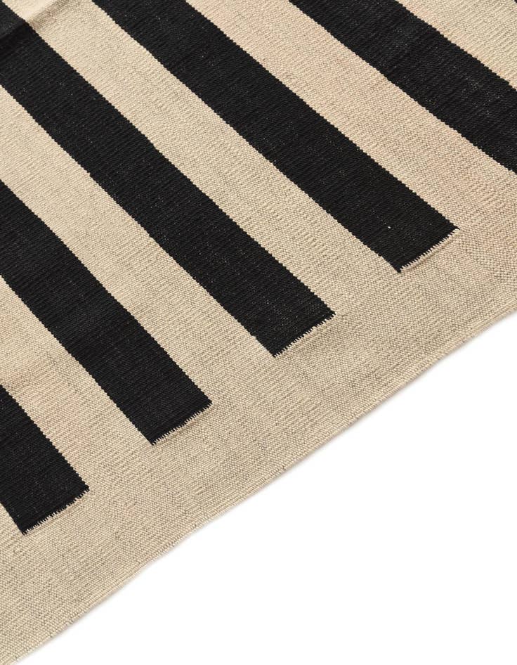 Detail image of 8' 5 x 11'  Hand Woven Kilim Modern Wool Rug
