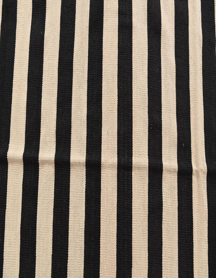 Detail image of 8' 5 x 11'  Hand Woven Kilim Modern Wool Rug