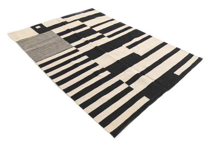 5' x 6' 10 Hand Woven Kilim Modern Wool Rug