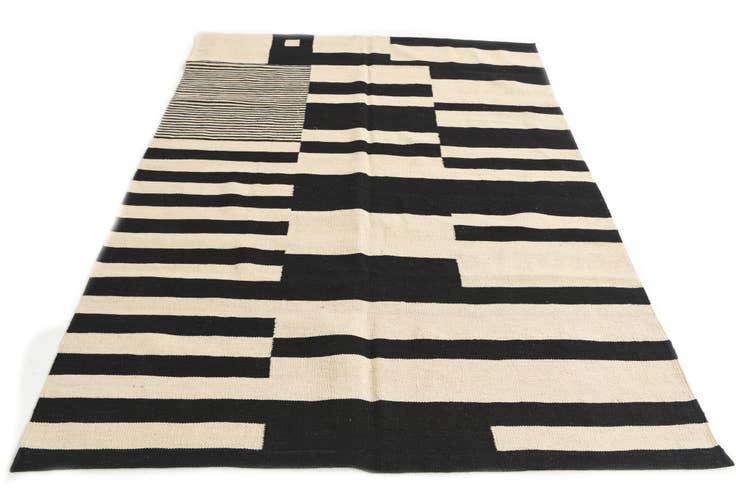 Detail image of 5' x 6' 10 Hand Woven Kilim Modern Wool Rug
