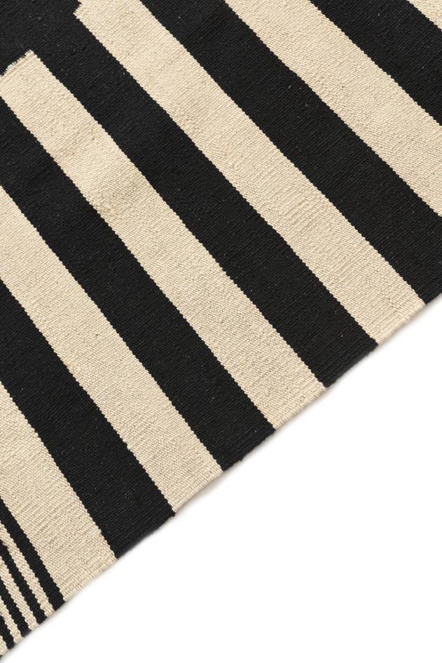 Detail image of 5' x 6' 10 Hand Woven Kilim Modern Wool Rug