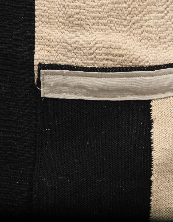 Detail image of 8' 4 x 9' 7  Hand Woven Kilim Modern Wool Rug