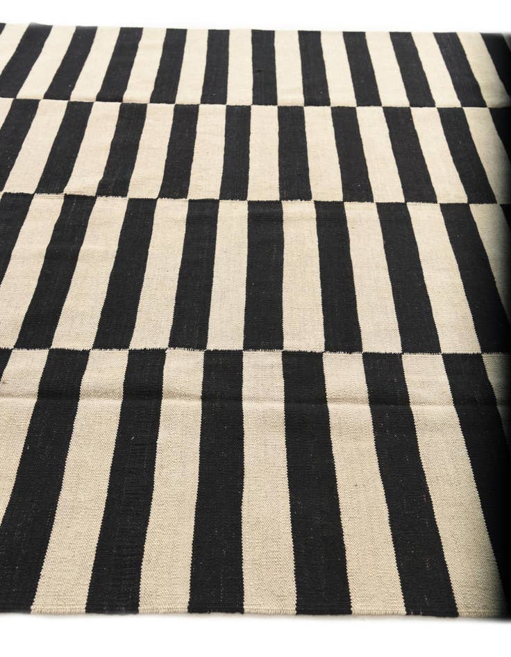 Detail image of 6' 9 x 9' 7  Hand Woven Kilim Modern Wool Rug