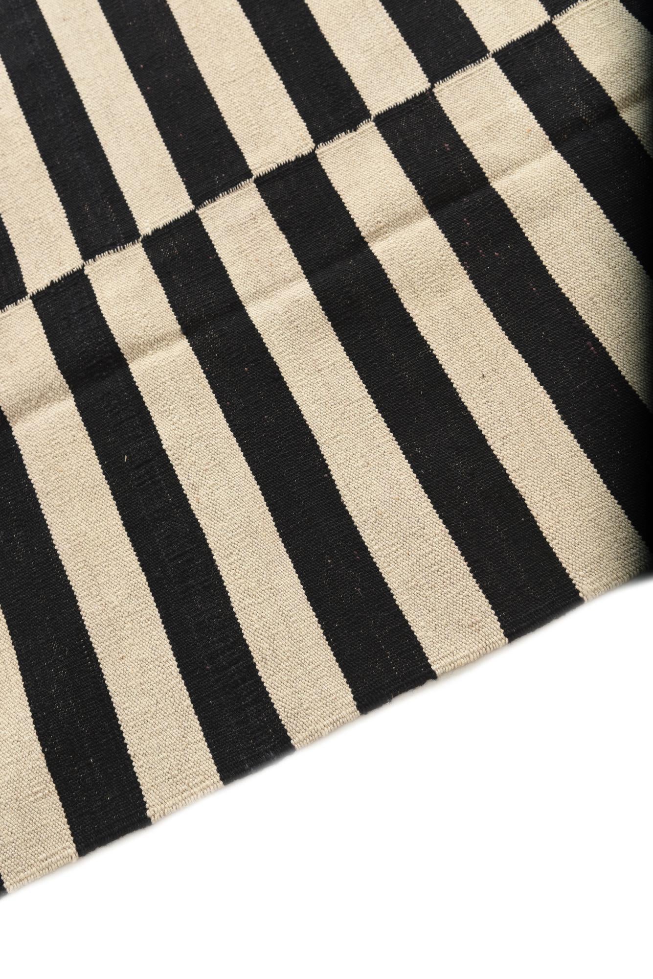 6' 9 x 9' 7 Hand Woven Kilim Modern Wool Rug