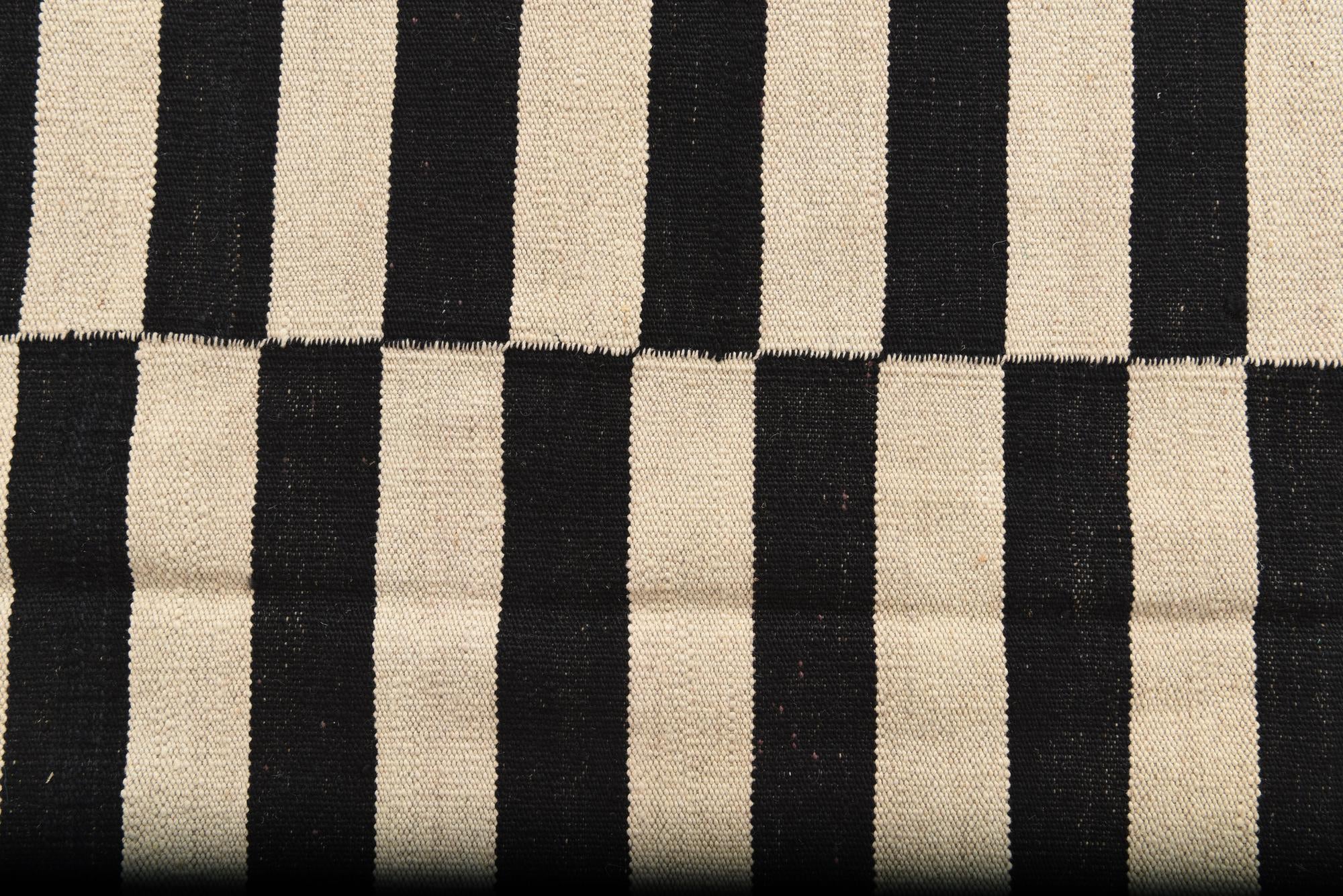 6' 9 x 9' 7 Hand Woven Kilim Modern Wool Rug