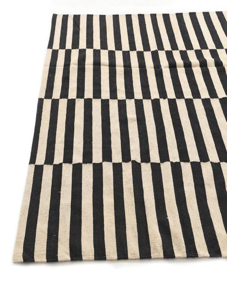 Detail image of 5' 8 x 7' 7  Hand Woven Kilim Modern Wool Rug