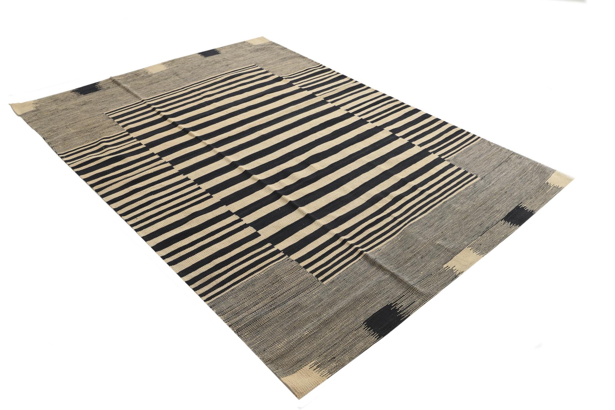 5' 7 x 7' 9 Hand Woven Kilim Modern Wool Rug