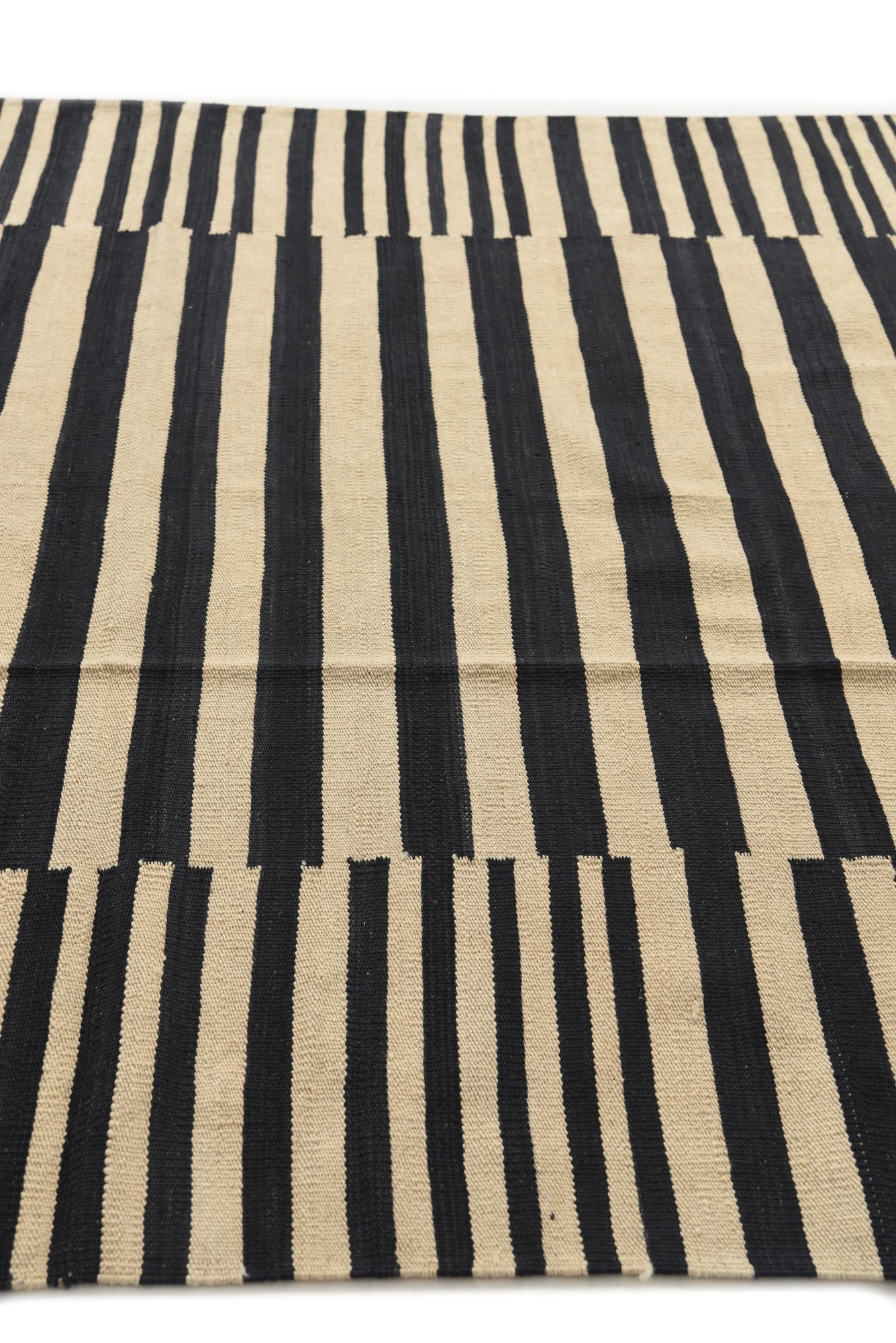 5' 7 x 7' 9 Hand Woven Kilim Modern Wool Rug