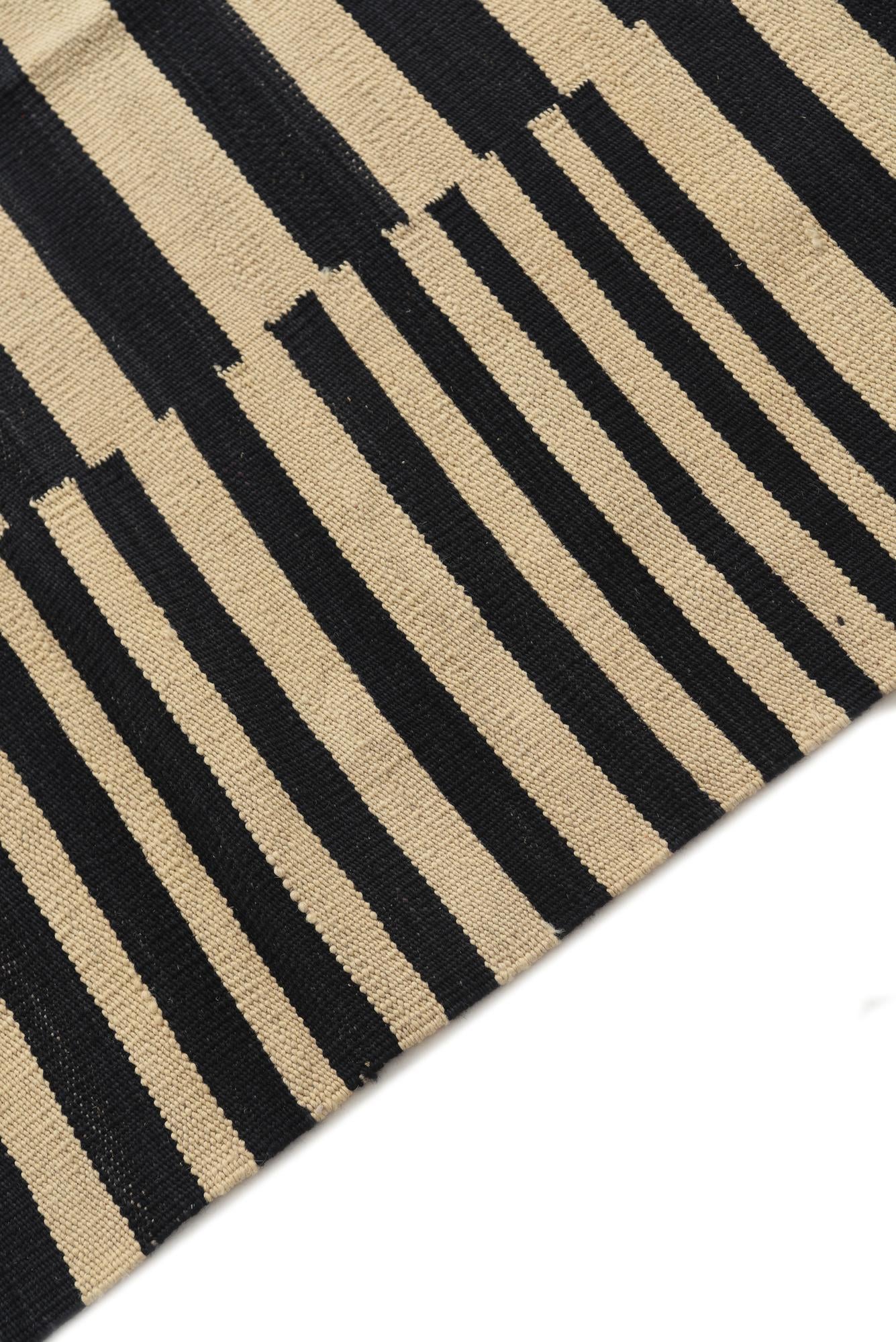 5' 7 x 7' 9 Hand Woven Kilim Modern Wool Rug