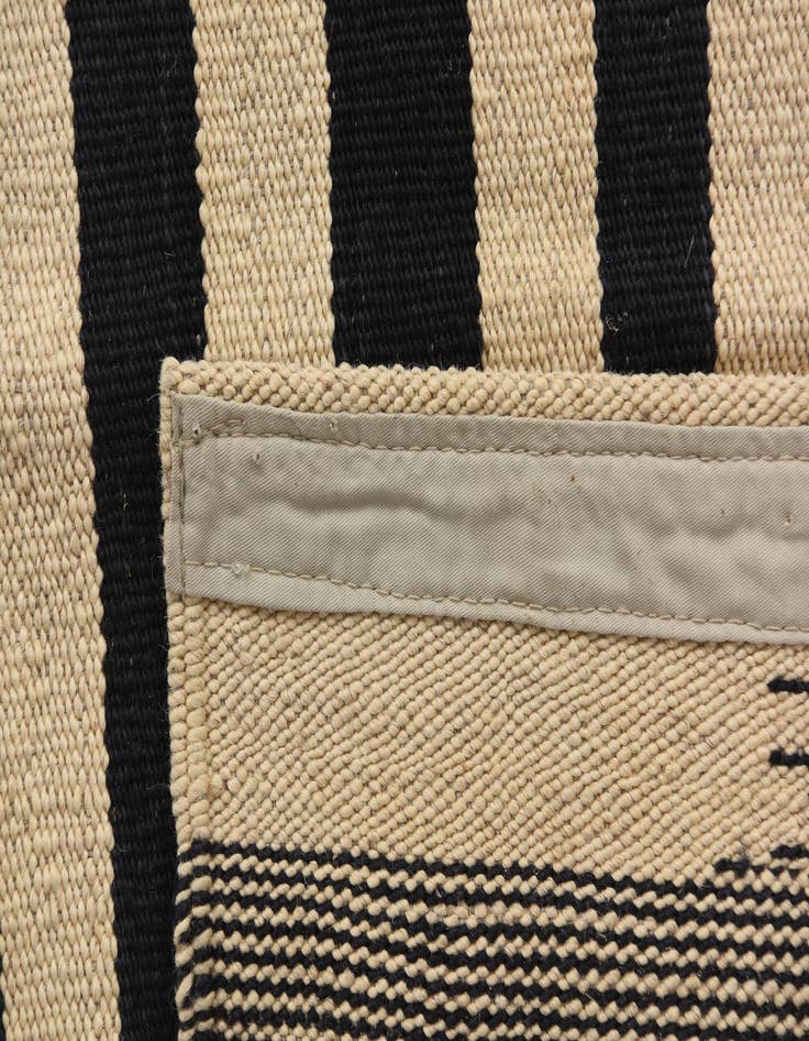 Detail image of 5' 10 x 7' 7  Hand Woven Kilim Modern Wool Rug